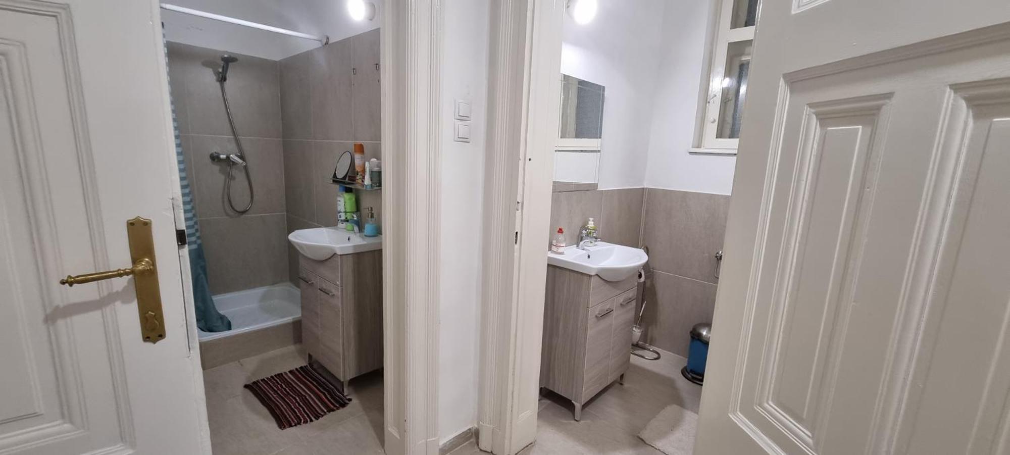 Gazde/Camere de închiriat Lookery *